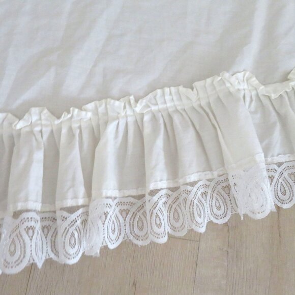 Vintage White Curtain Valance Lace Ruffle Tiered Swag Cottage Shabby Chic - Picture 5 of 15